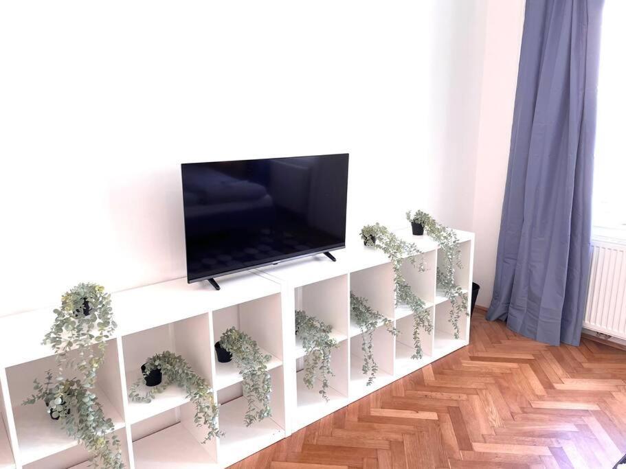 Brand New Spacious & Stylish Aptmt In City-Centre Wien Eksteriør bilde